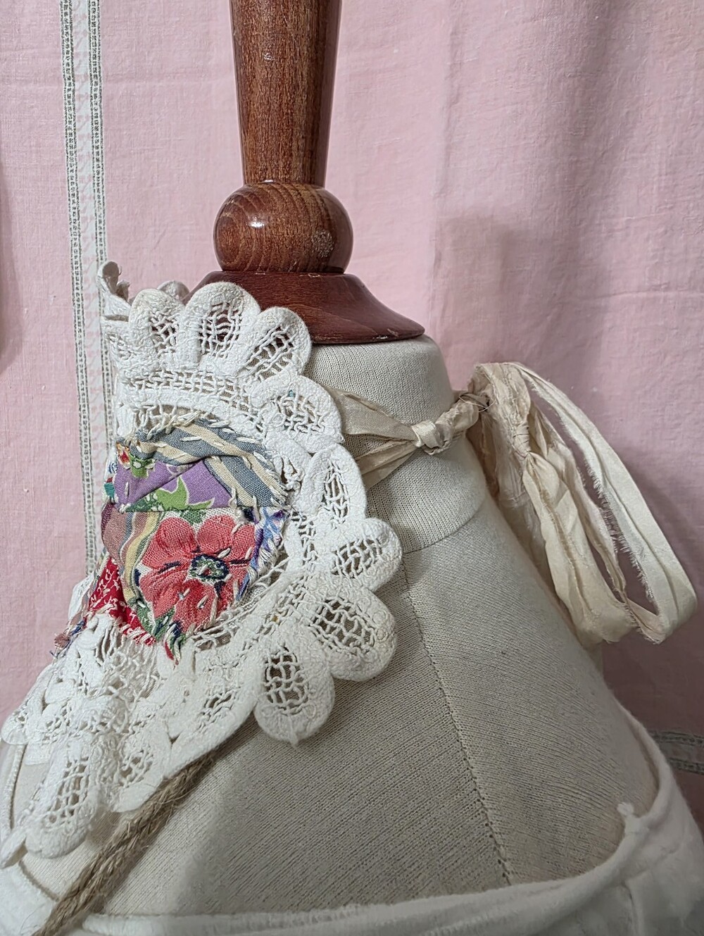 JABOT🩷MOSSIE ANNA ARTISAN DESIGN🩷NWT - Picture 6 of 8